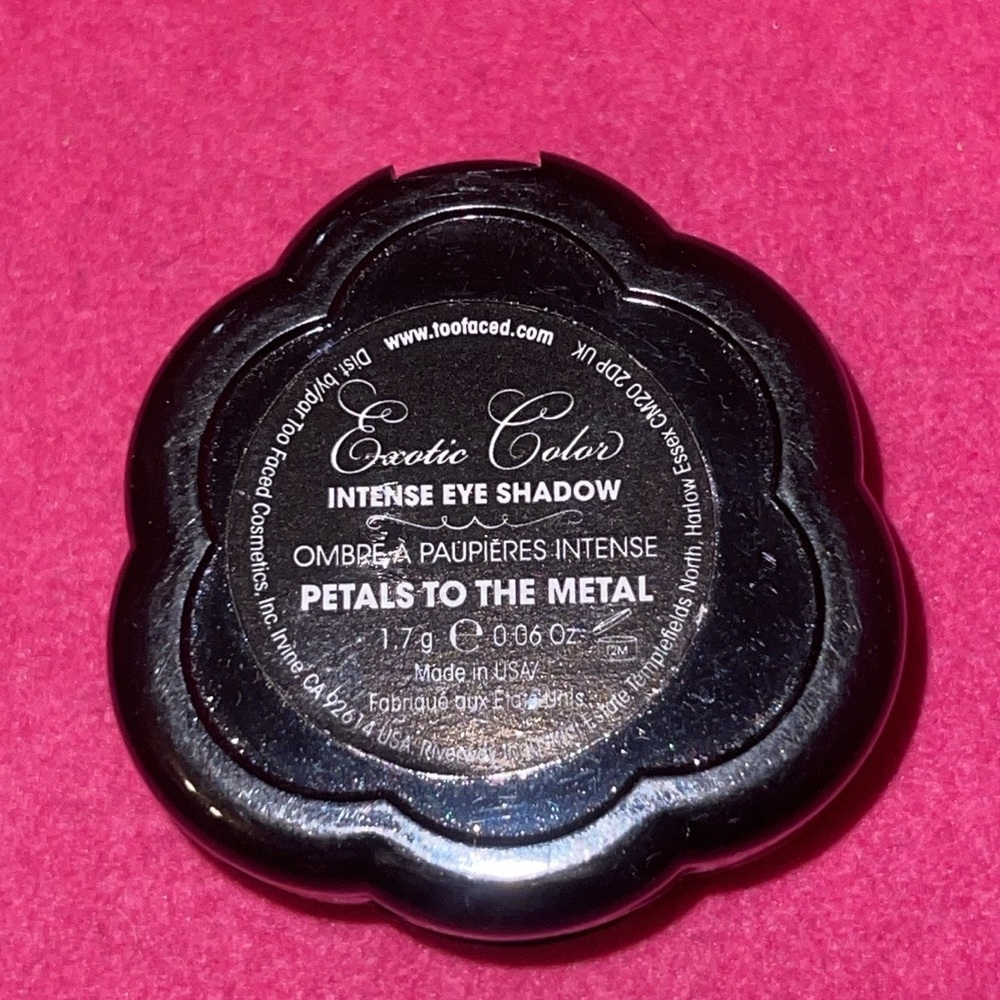 Too Faced Intense Eyeshadow - PETALS TO THE METAL